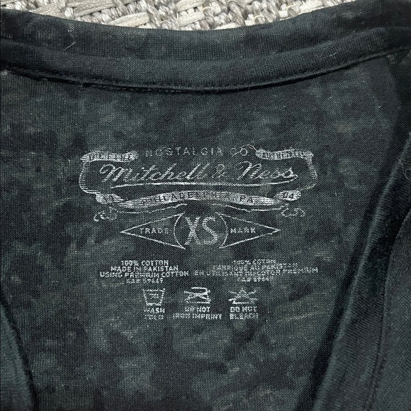 Mitchell & Ness | Toronto Raptors T-Shirt - Picture 4 of 9